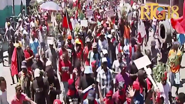 Manifestasyon pati politik pitit Dessalines nan vil Okap pou egzije dola ameriken an bese.