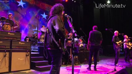 Men at Work's Colin Hay on New Album, Meaning Behind His Greatest Hits, and Working with Ringo Starr