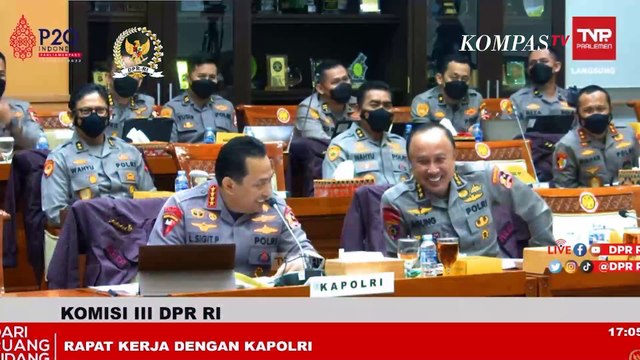 Saat Kapolri Ngakak Joget Ojo Dibandingke di Istana Disorot DPR