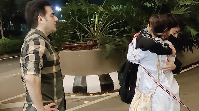 मलाइका अरोड़ा और अरबाज़ खान बेटे अरहान को सी-ऑफ करने पहुंचे एक साथ