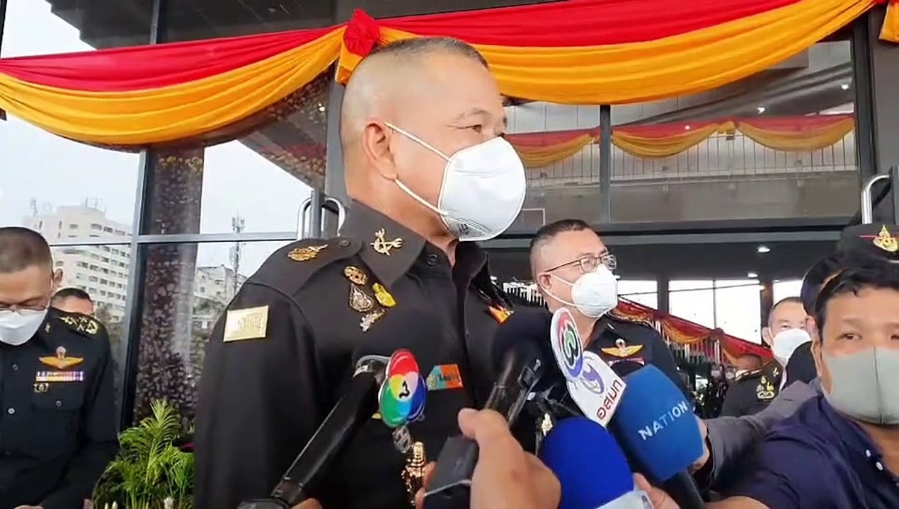 "ผบ.ทบ."พูดแล้ว ปมถูกเด้ง พ้นเก้าอี้ ชมเปาะ "บิ๊กตู่ "สุภาพบุรุษ