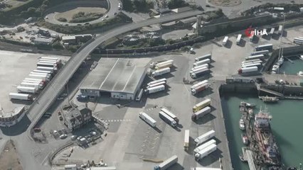 Fransa'dan İngiltere'ye 1 günde bin 295 sığınmacı geldiFransa'dan İngiltere'ye son 24 saatte rekor sayıda göçmen geçti