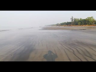 খুব ভোরে সাগর পাড়ে হাঁটার অনুভূতি