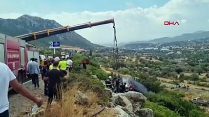 İbrahim Tatlıses sıkıştığı araçtan çıkarıldı