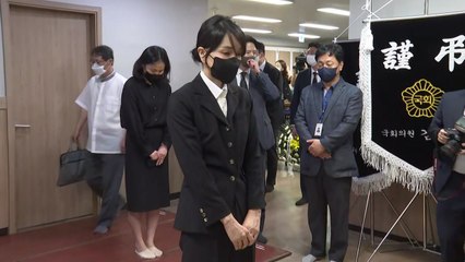 김건희 여사, '수원 세 모녀' 빈소 조문...尹은 조화 / YTN