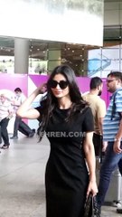 मौनी रॉय अपने नए ग्लैमरस अंदाज में आयी नजर