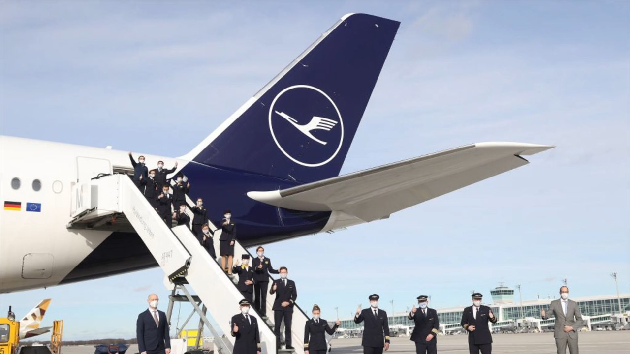Lufthansa fordert Ende der Maskenpflicht in Flugzeugen