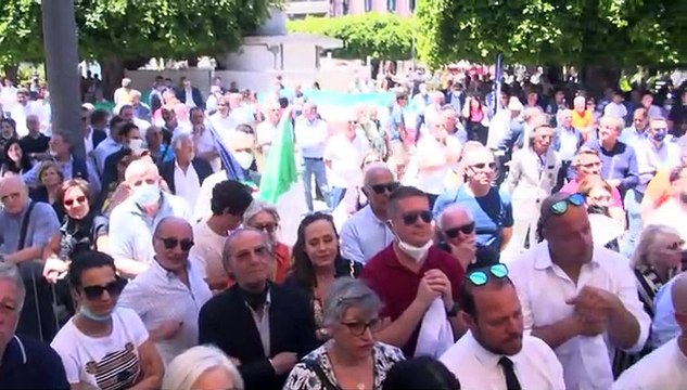 Elezioni in Sicilia: De Domenica lascia, Navarra corteggiato da Forza Italia