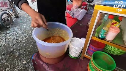 Street Food Indonesia - Uduk Rice and Fried Chicken "Lueng Putu"