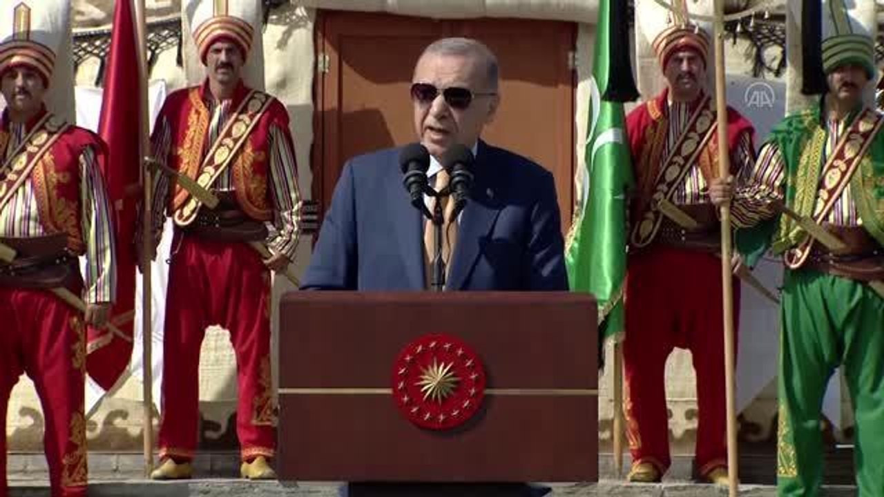 Cumhurbaşkanı Erdoğan: "Bir gece ansızın gelebiliriz hem de her yere gelebiliriz"