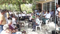 Hatay haber | Hatay'da CHP'ye Katılan Yeni Üyelerin Rozetlerini Başkan Savaş Taktı