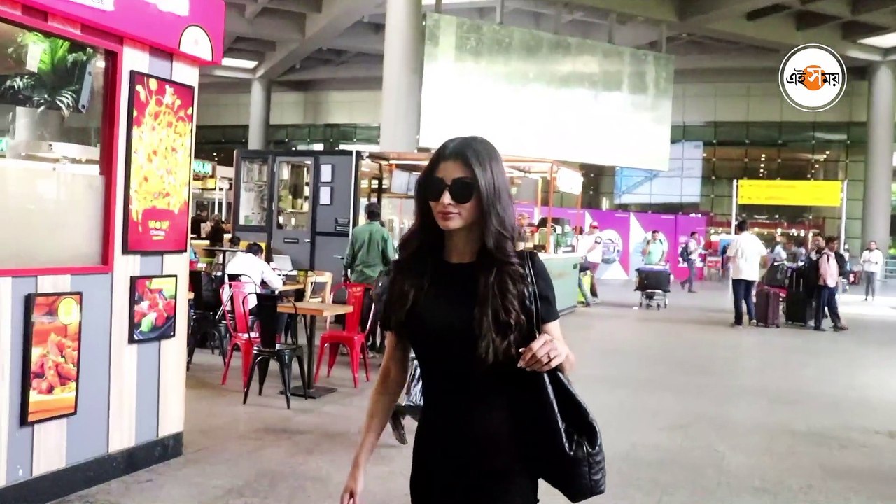 ব্ল্যাক বিউটি মৌনী ম্যাজিকে বুঁদ নেট দুনিয়া