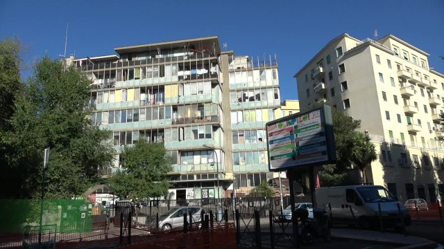 Roma, rischio sgombero occupazione Viale delle Province ma sono quasi tutti andati via
