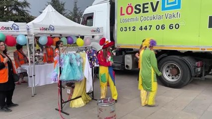 Kastamonu haberi | KASTAMONU - LÖSEV'in "İyilik Tırı" ekibi yardım dağıttı