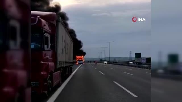 Balıkesir 3. sayfa haberleri: Kuzey Marmara Otoyolu'nda tur otobüsü alev alev yandı