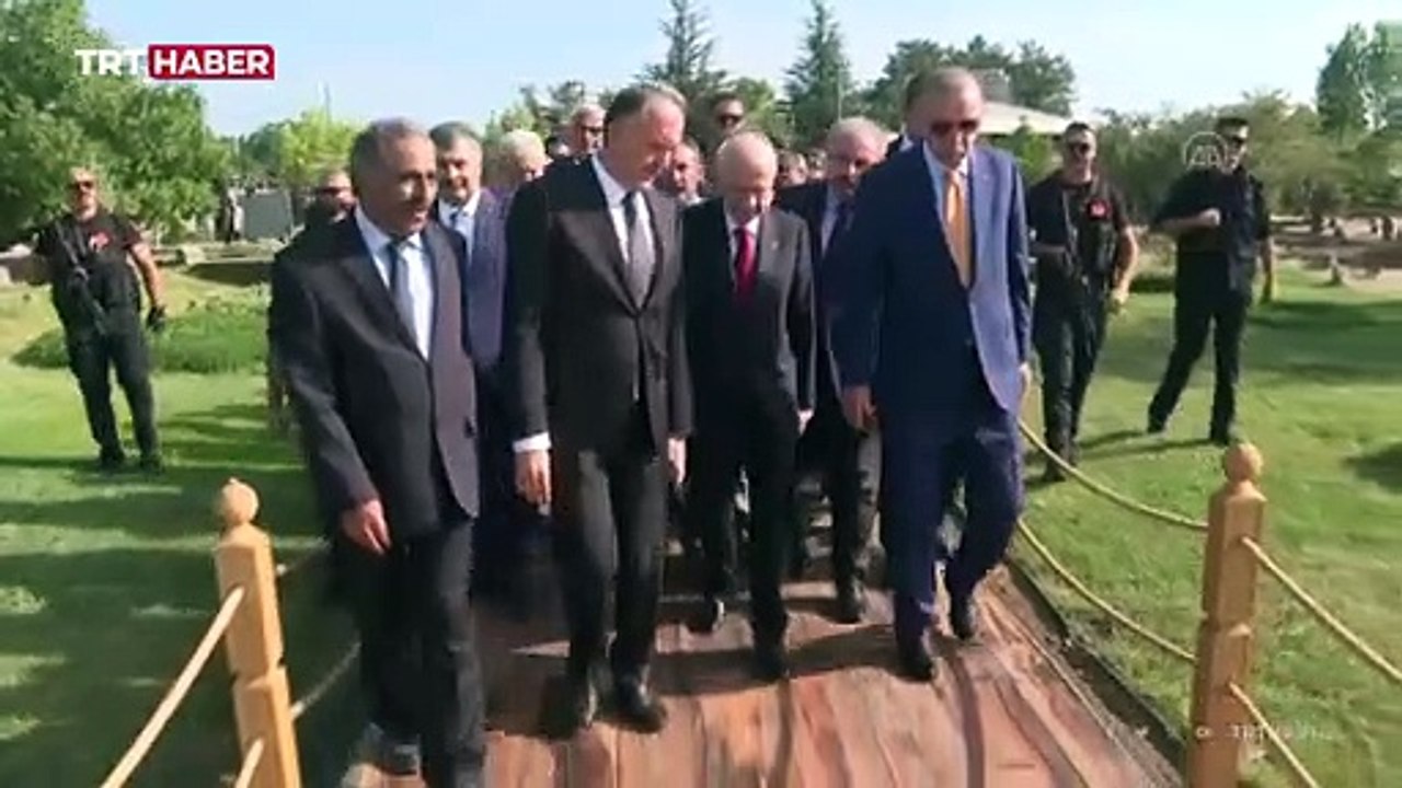 Cumhurbaşkanı Erdoğan, Ahlat'ta Selçuklu mezarlığını ziyaret etti