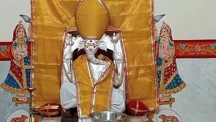 बारह पुष्य नक्षत्र में बनी प्रतिमा,गजानंद पहनते हैं धोती