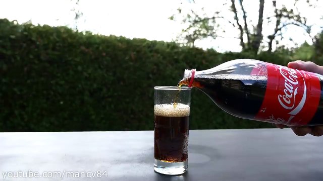 Experiment_ Coca Cola and Pool Chlorine Amazing Chemical Reaction