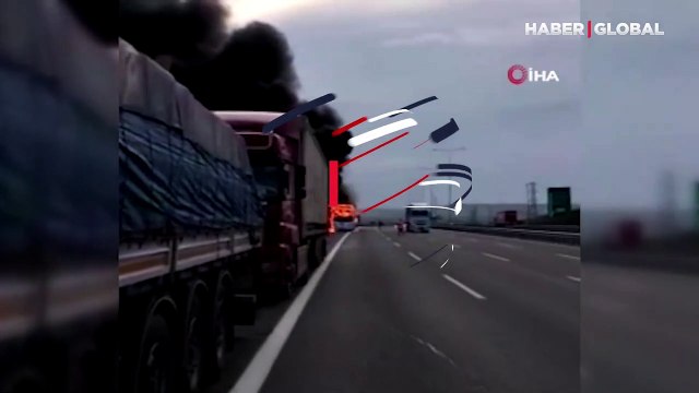 Kuzey Marmara Otoyolu'nda faciadan dönüldü! Tur otobüsü alev alev yandı