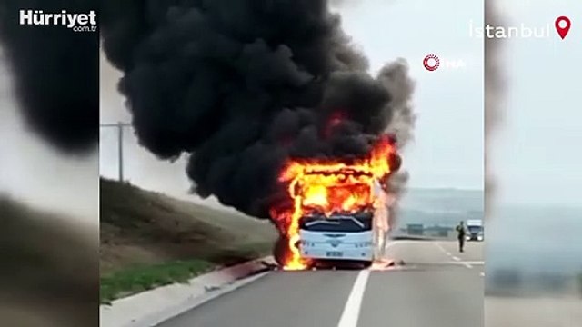 Kuzey Marmara Otoyolu'nda yangın paniği: Tur otobüsü alevlere teslim oldu