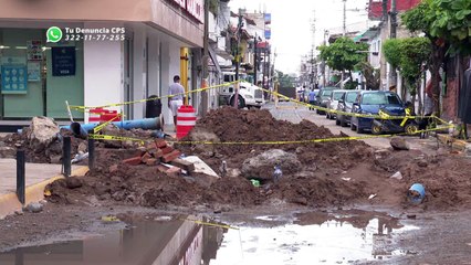 Télécharger la video: Aguas negras escurren por la calle Josefa Ortiz hacia el río Pitillal | CPS Noticias Puerto Vallarta