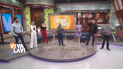 Christian Nodal y Cazzu aparecen juntos en premiación