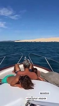 Laure Manaudou et Jérémy Frérot avec leurs enfants.