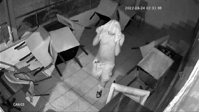 Son dakika gündem: AVCILAR'DA BÖREKÇİDEN BİLGİSAYAR ÇALAN ŞÜPHELİ KAMERADA