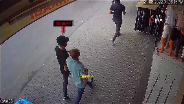 Yardım için yanaştı, kapkaç yöntemiyle telefonunu çaldı