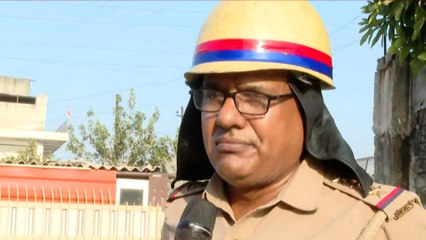 Noida News : गद्दे की फैक्ट्री में लगी भीषण आग,  मौके पर पहुंची फायर बिग्रेड की गाड़ियां