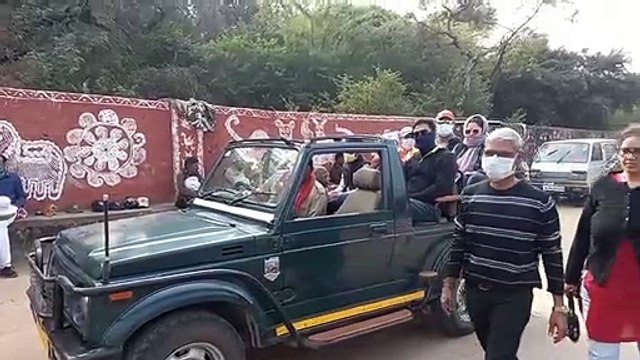 फोर बाई फोर श्रेणी की स्कॉर्फियो के लिए कैलादेवी अभयारण्य में मांगे पंजीयन के लिए आवेदन ट्रॉयल सफल रहा तो रणथम्भौर में भी शुरू हो सकता है। पंजीयन