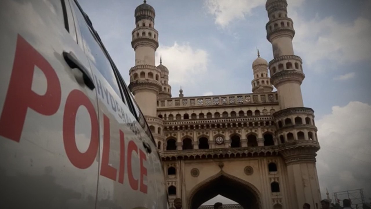 Friday Prayers At Hyd Old City : కట్టుదిట్టమైన భద్రతల మధ్య పాతబస్తీ | DNN | ABP Desam