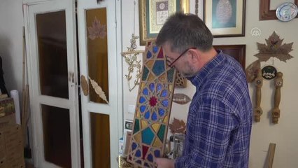 Çöpe atılan camları, eşinin toz bezlerini sanata dönüştürüyor (2)