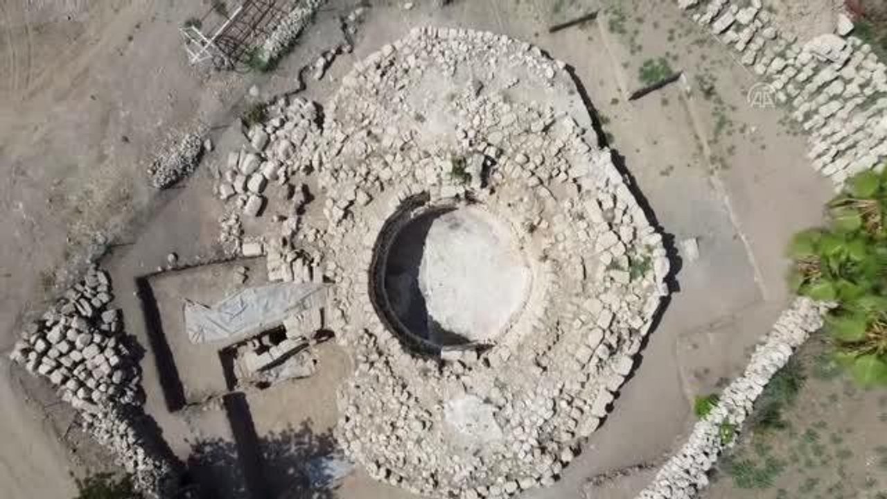 Soli Pompeipolis Antik Kenti'nde anıtsal yapı kalıntıları bulundu