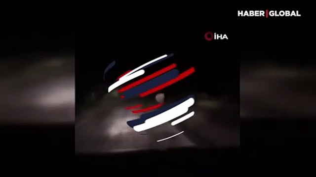 Yer: Sivas... Önüne çıkan ayıyı araçla kovaladılar