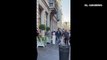 Jennifer Lopez e Ben Affleck a Milano: shopping in via Montenapoleone assediati dai fan