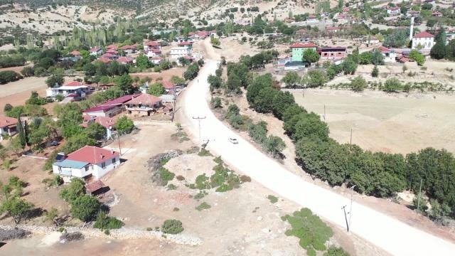 İzmir yerel haberi | Antalya Büyükşehir Belediyesi, Elmalı'daki Bayındır Mahallesinin Yolunu Asfaltladı