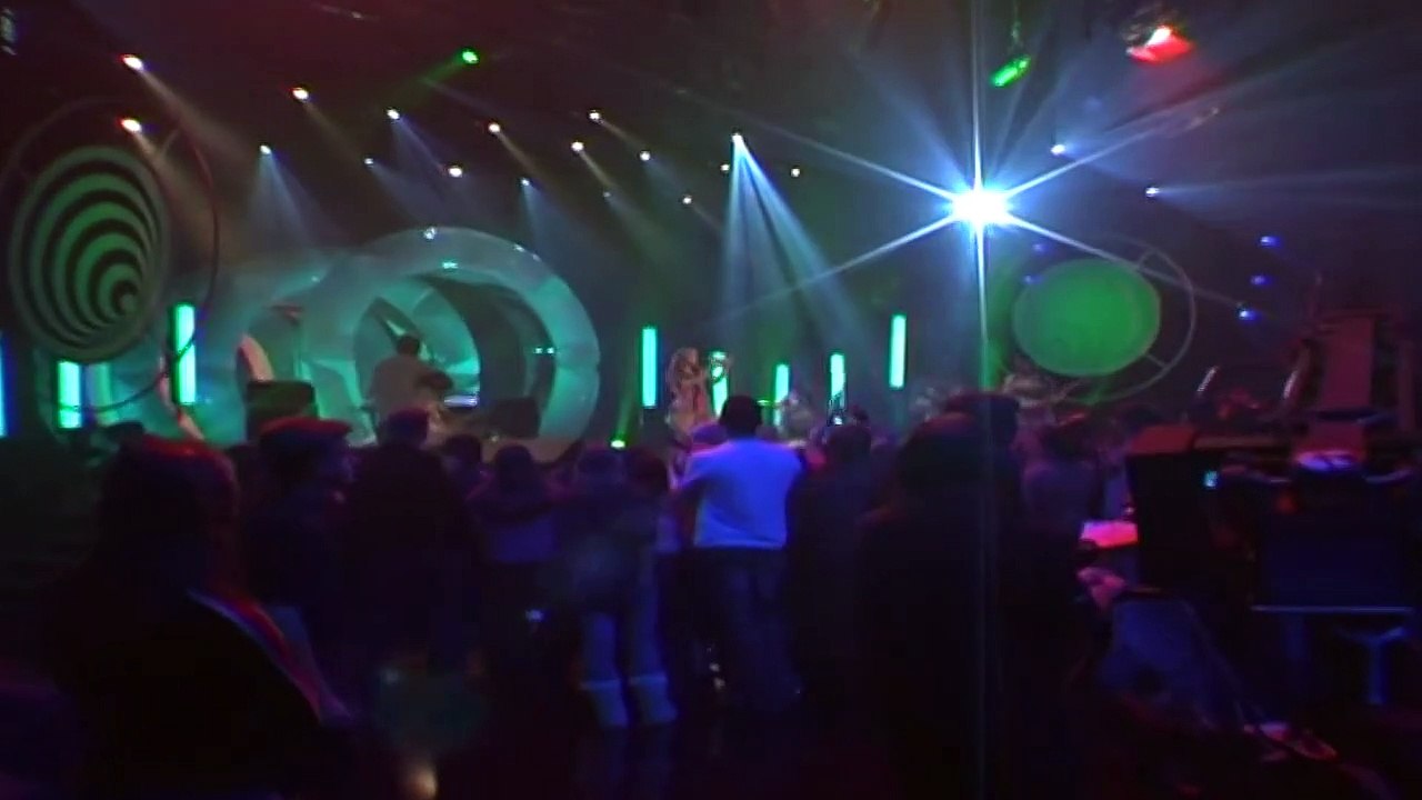 Beyoncé — A Day In London | (From "Beyoncé Live At Wembley") - (2004)