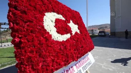 Download Video: Malatya gündem haberleri: Darende Geleneksel Zengibar Karakucak Güreş ve Kültür Festivali kortej yürüyüşüyle başladı