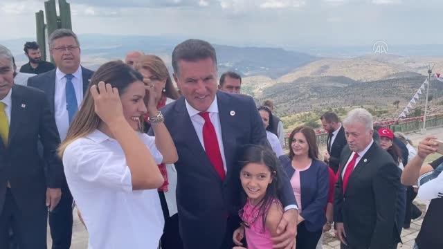 Afyon haberi: AFYONKARAHİSAR - Sarıgül, Kocatepe Atatürk Anıtı'nı ziyaret etti