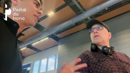 Nikolas  Ferreira dá de cara com 'humorista' do Porta dos Fundos e o enquadra de maneira vexatória