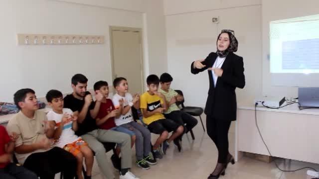 Konya gündem haberleri: Karapınar'da işaret dili eğitimi verildi