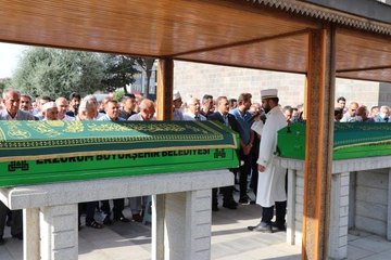 Son dakika haber... Vefat eden eski milli boksör Cazim Vuraler'in cenazesi toprağa verildi