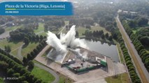 LETONIA derrumba un símbolo SOVIÉTICO en Riga | EL PAÍS