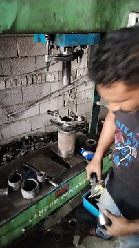 Removal Spindle bearing press hyundai Sonata.