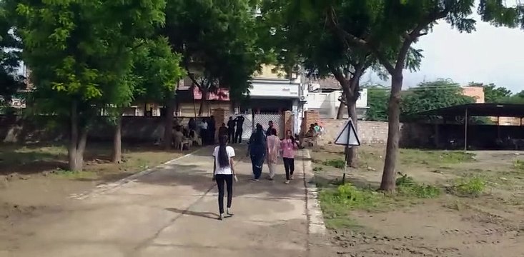 छात्रसंघ चुनाव : उत्साह और उमंग के साथ मतदान