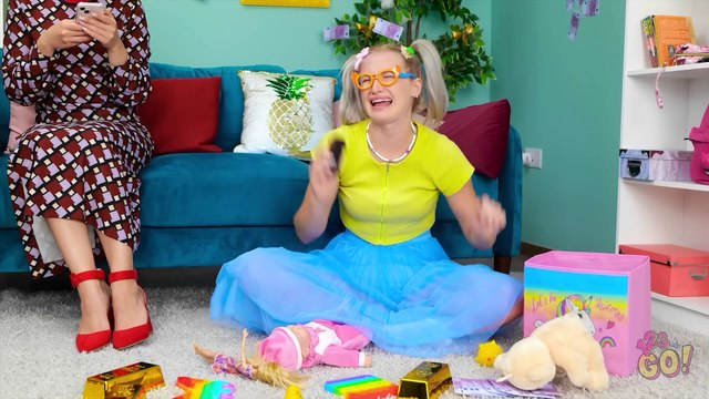 RICH VS POOR PARENTING HACKS || Must Have Gadgets & Tips! Expensive Items vs Cheap DIYs by 123 GO!