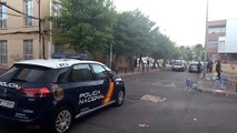 Varios coches patrulla han cortado, este viernes, una de las calles por las que se accede al Barrio de San José Obrero de Alcantarilla.