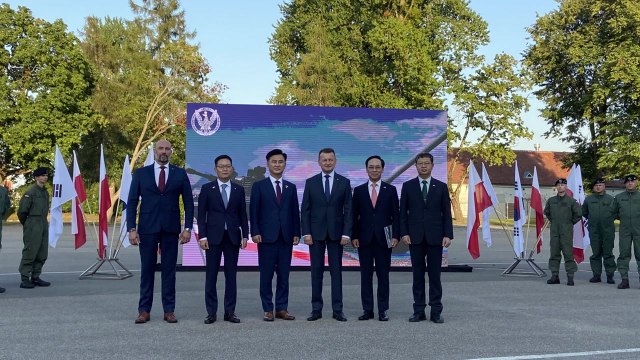 폴란드와 K2 전차·K9 자주포 7조6천억 규모 계약 체결 / YTN