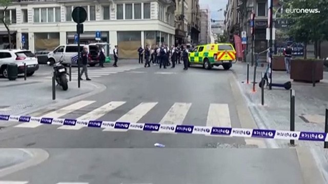 В Брюсселе автомобиль врезался в кафе